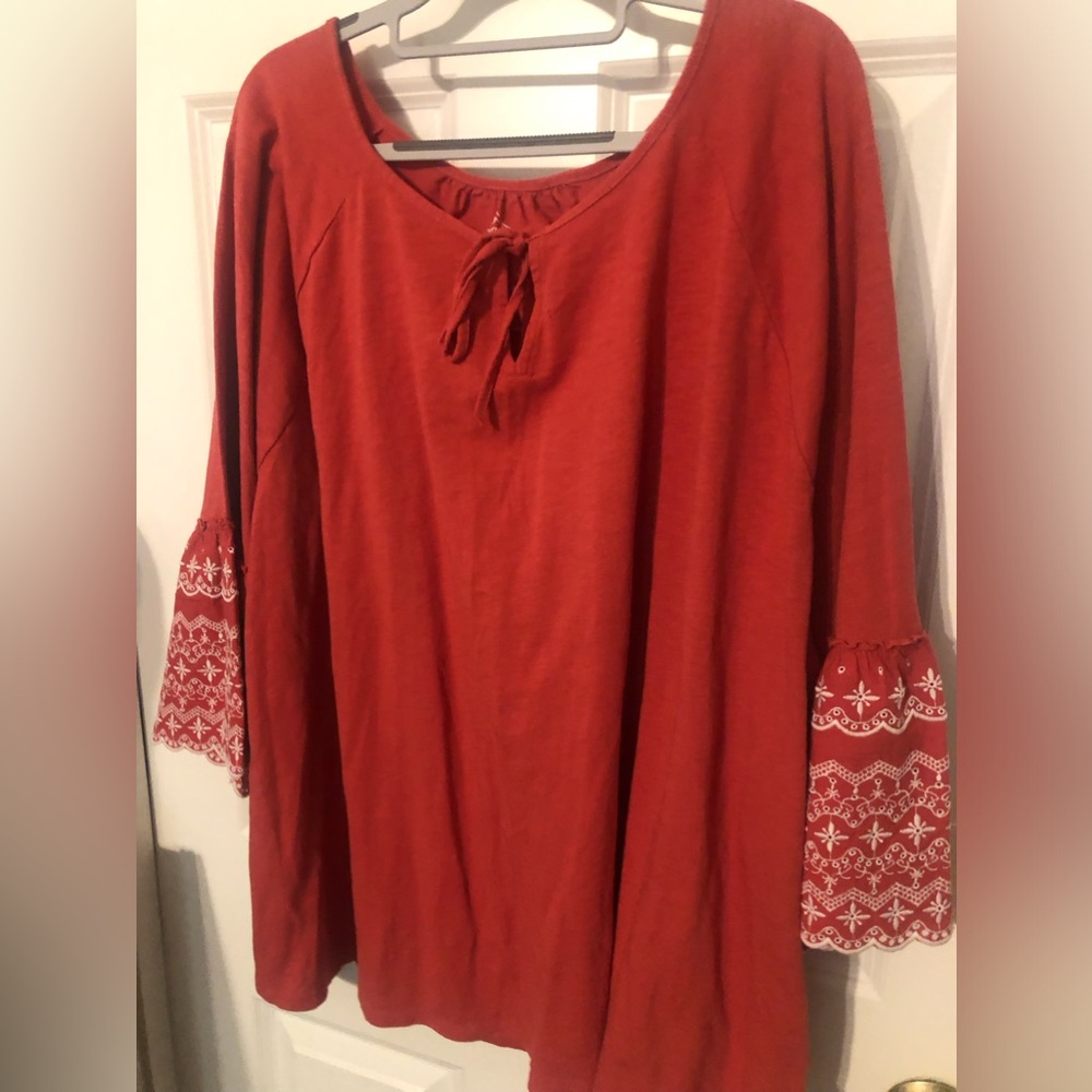 4X top with detailed sleeves.  Perfect top for fall.